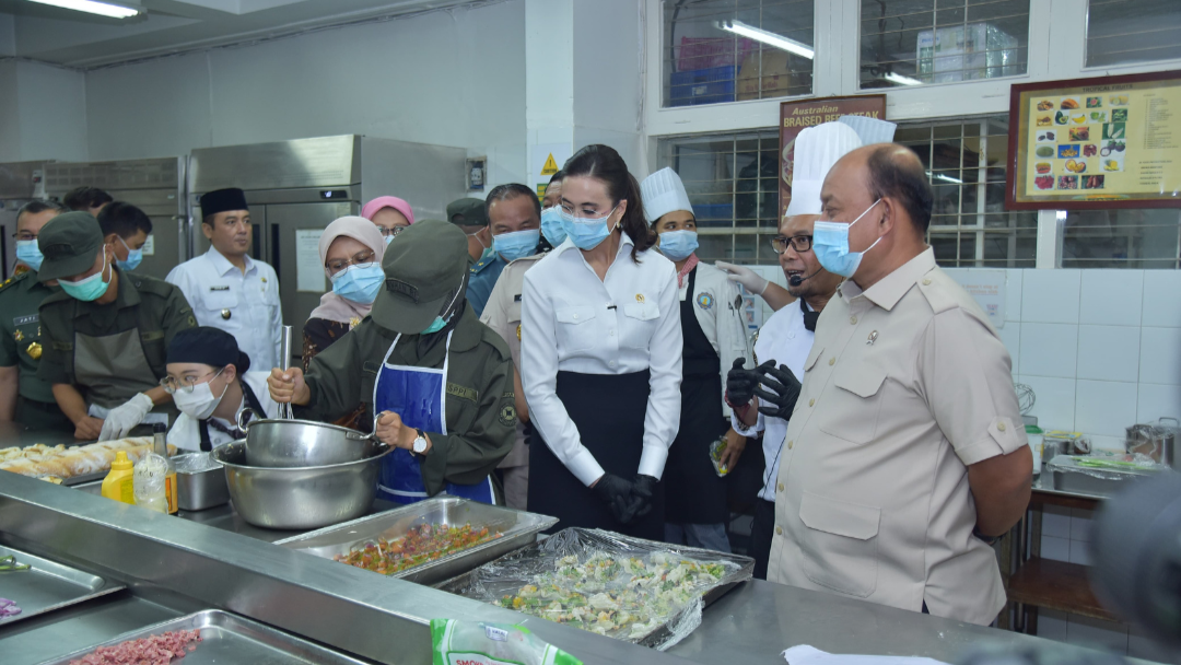 BGN Lebong dan Menpar Tinjau Praktik Siswa SPPI Batch-3 di Dapur NHI